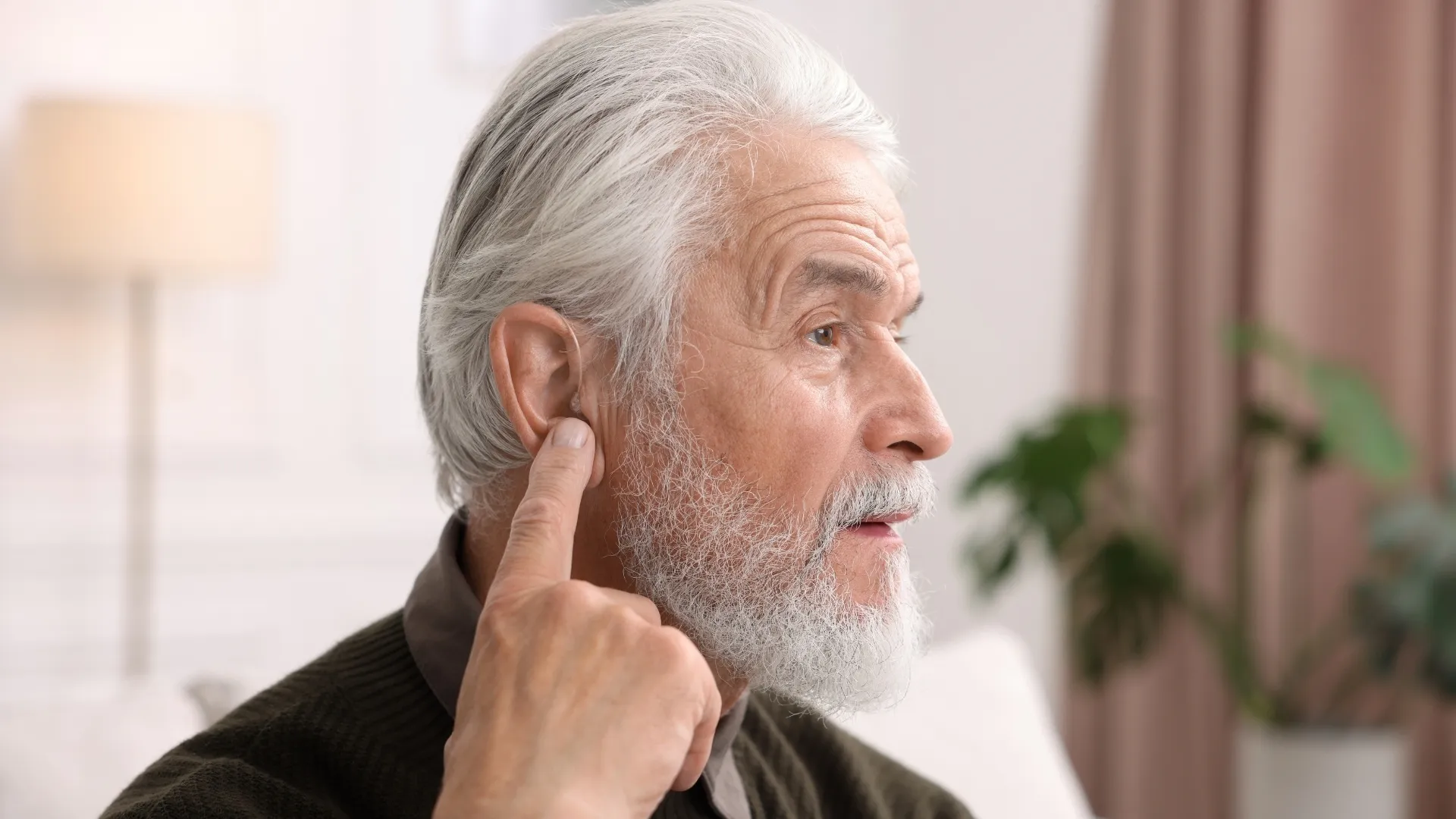 Learn how predictive hearing aid adjustments can improve comfort, speech clarity, and personalized hearing support.